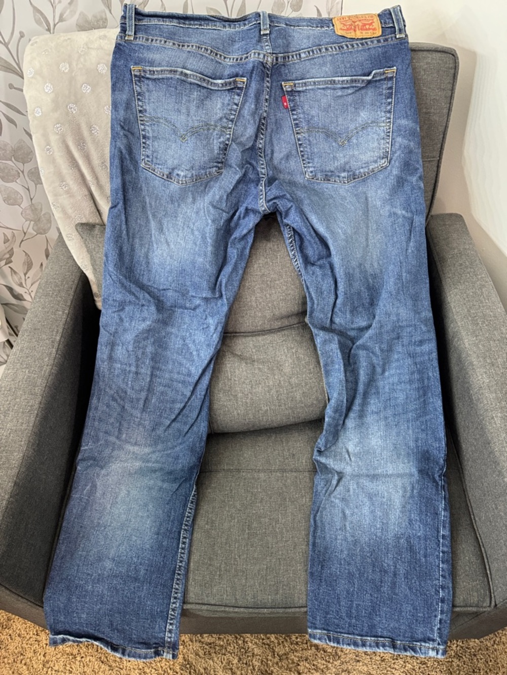 Levi's Men's Medium Blue Straight-Leg Jeans
